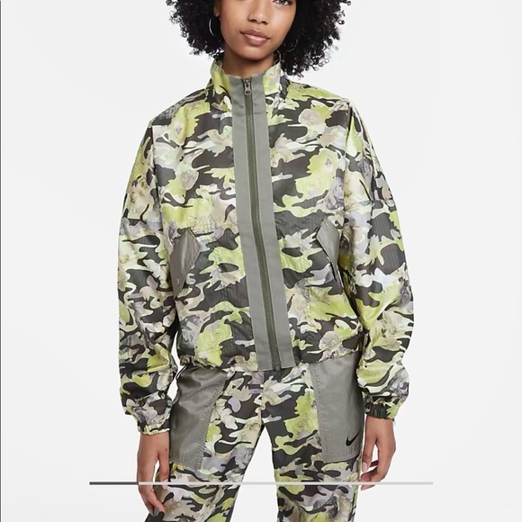 ‼️ONLY 1‼️ Nike Women’s Outfit XXL - Picture 16 of 16